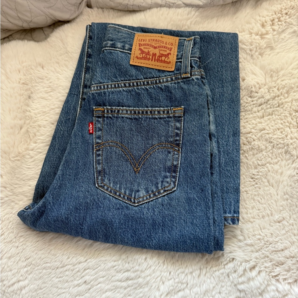 Levi's High Waisted Wide-leg Jeans size 26w x 27l